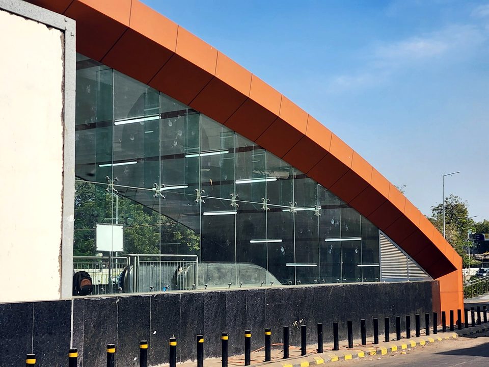 Curtain walls, spider glazing, skylights, canopies, delivered as a single accountable package.